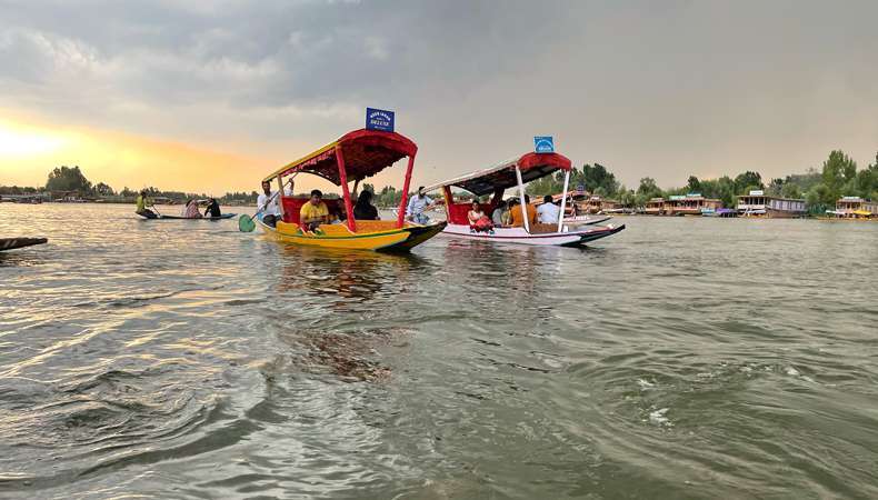 Family Camping Srinagar (Sep-Oct) 2026